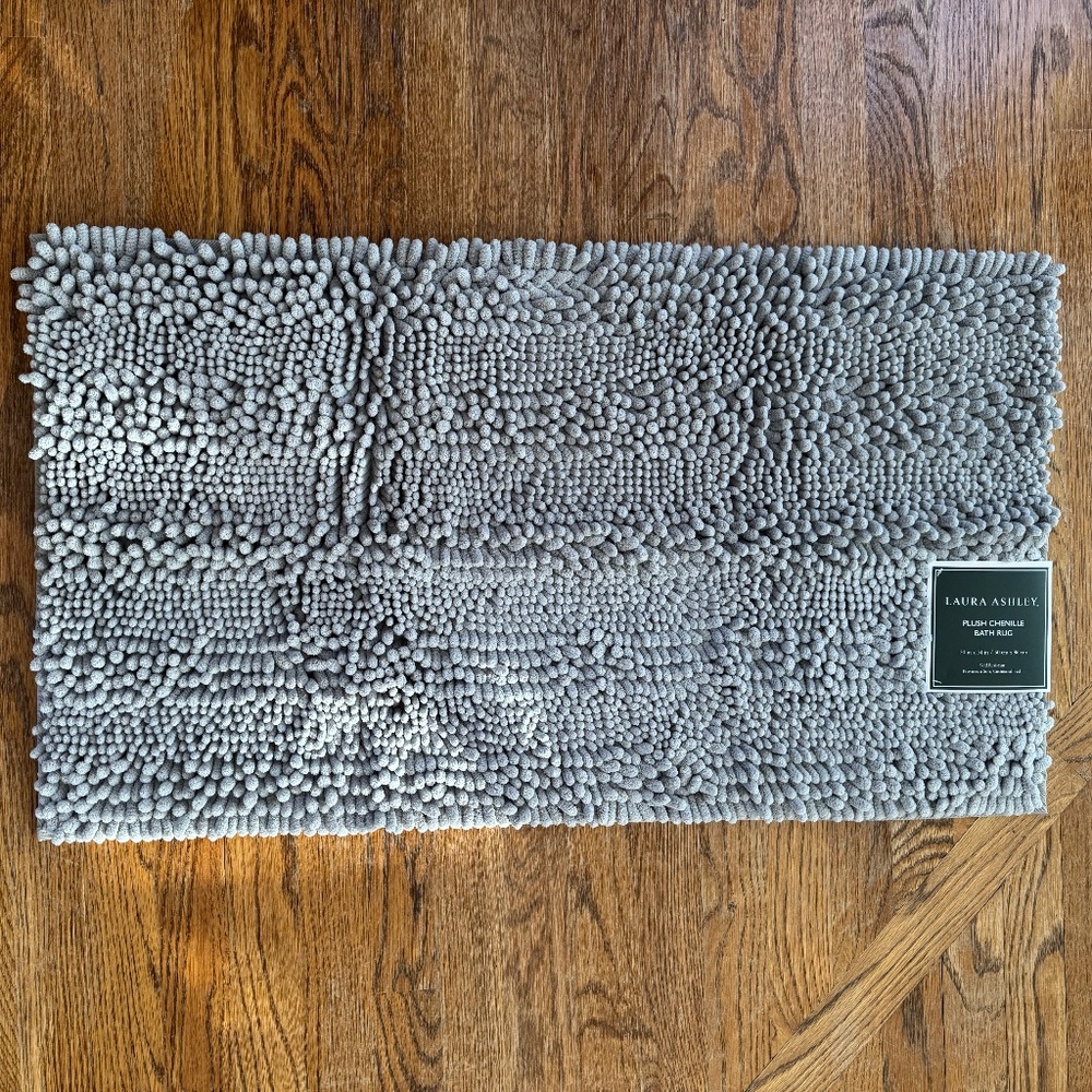 NWT Laura Ashley Astor Chenille Bath Mat | 20" x 34" | Light Grey Machine Wash